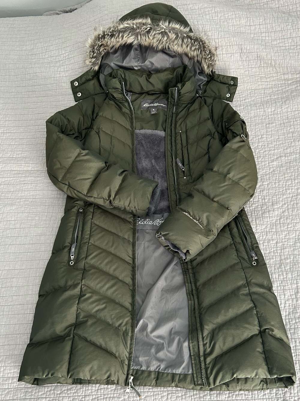 Eddie Bauer Sun Valley Down Parka in Olive Green - Size S